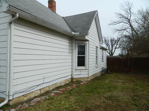 1104 Beacon St, Springfield, OH 45505 photo 2