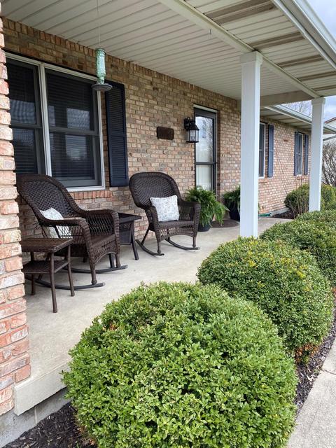 2180 Green Knoll Dr, Springfield, OH 45502 photo 2