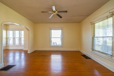 559 E Cecil St, Springfield, OH 45503 photo 2