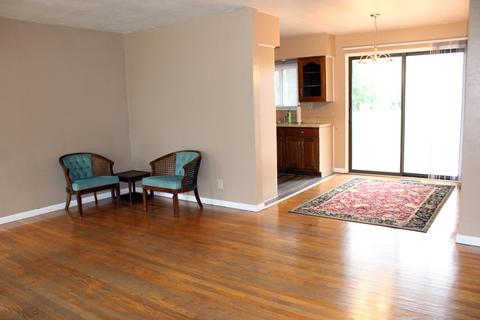 525 Geron Dr, Springfield, OH 45505 photo 2