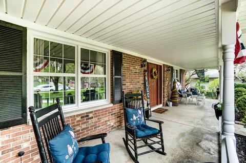 545 Trotwood Cir, Springfield, OH 45503 photo 3