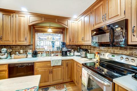545 Trotwood Cir, Springfield, OH 45503 photo 13