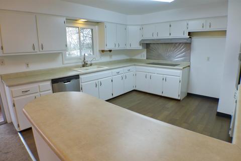 5805 Troy Rd, Springfield, OH 45502 photo 7