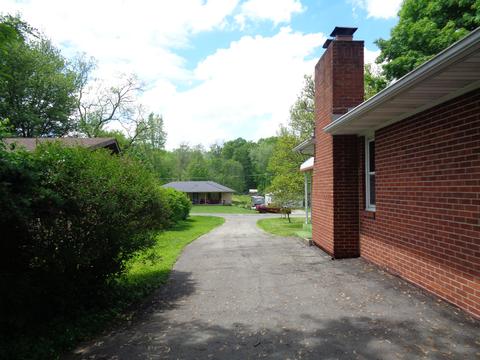 2424 N Cottingham Rd, Springfield, OH 45506 photo 3
