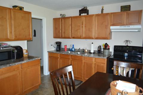 3206 Woonsocket St, Springfield, OH 45503 photo 5