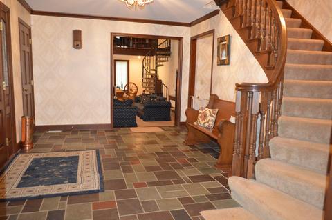 130 Roscommon Dr, Springfield, OH 45503 photo 5