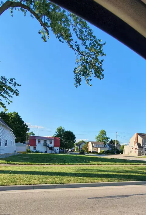 229 E Market St, Celina, OH 45822 photo 4