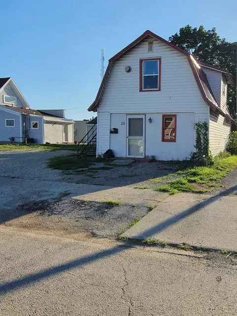 229 E Market St, Celina, OH 45822 photo 2