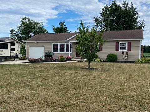 421 E South St, Botkins, OH 45306 photo 3