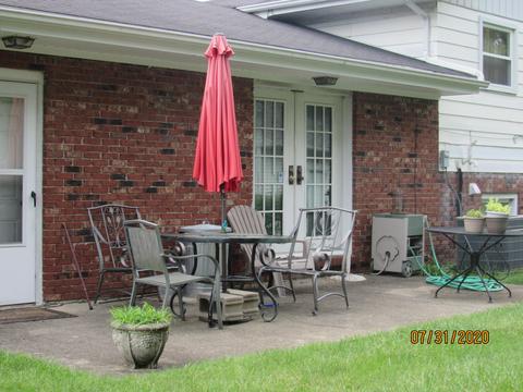 1806 S York St, Springfield, OH 45505 photo 4