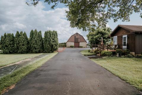 2037 W Blee Rd, Springfield, OH 45502 photo 9
