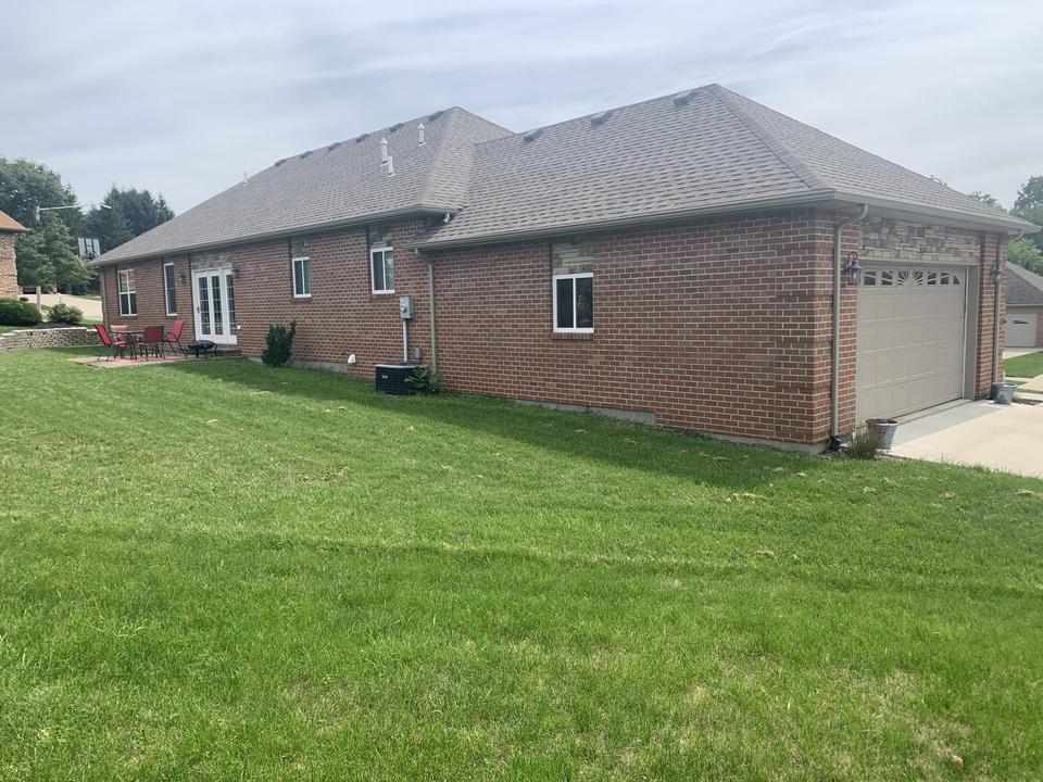  805 Creekview Ct, Bellefontaine, OH 43311 photo 4