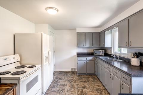 4760 Troy Rd, Springfield, OH 45502 photo 6