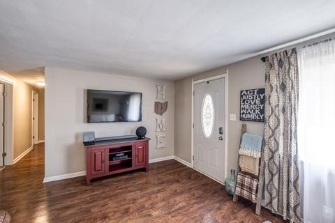 4760 Troy Rd, Springfield, OH 45502 photo 4