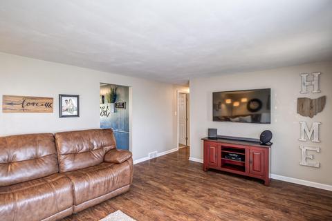4760 Troy Rd, Springfield, OH 45502 photo 5