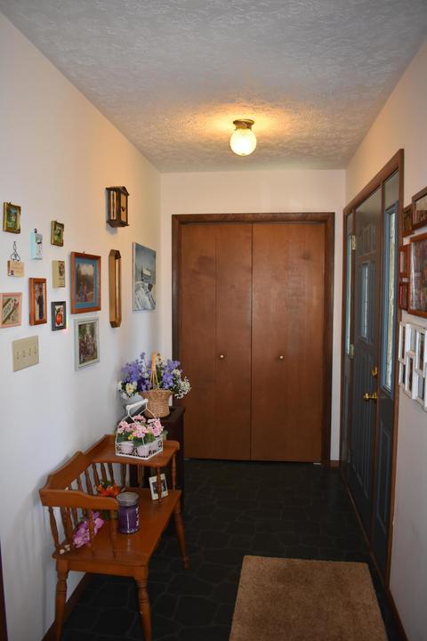 4351 Old Clifton Rd, Springfield, OH 45502 photo 3