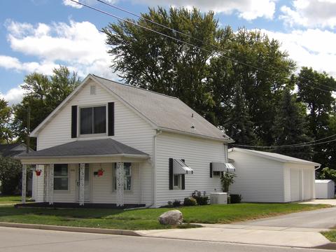 416 W Wayne St, Celina, OH 45822 photo 2