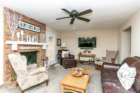 254 Marbella Ave, Springfield, OH 45502 photo 9
