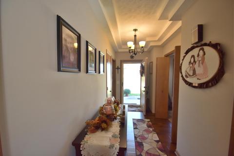 1859 Fox Ridge Dr, Springfield, OH 45503 photo 9