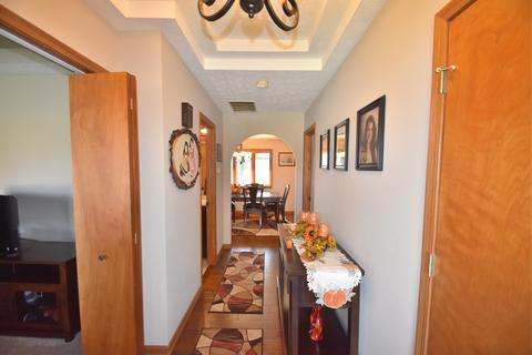 1859 Fox Ridge Dr, Springfield, OH 45503 photo 3