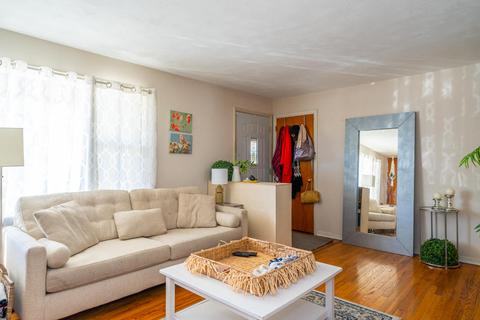 490 Smiley Ave, Cincinnati, OH 45246 photo 5