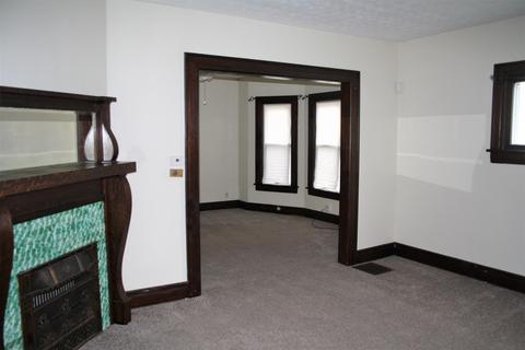 1011 W Pleasant St, Springfield, OH 45506 photo 4