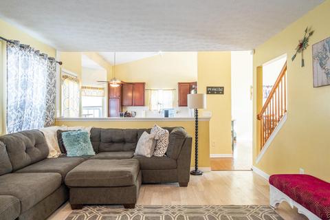 1487 Farrington Dr, Dayton, OH 45420 photo 4