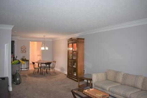 4426 E Ridgewood Rd, Springfield, OH 45503 photo 2