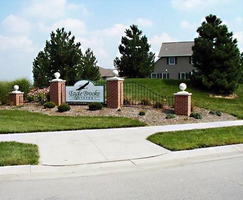 2315 Eaglebrooke Cir, Celina, OH 45822 photo 2