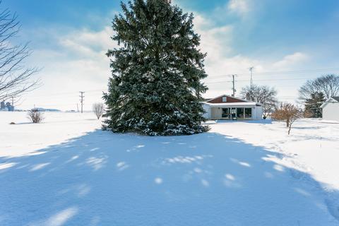 938 E Walnut St, Covington, OH 45318 photo 6