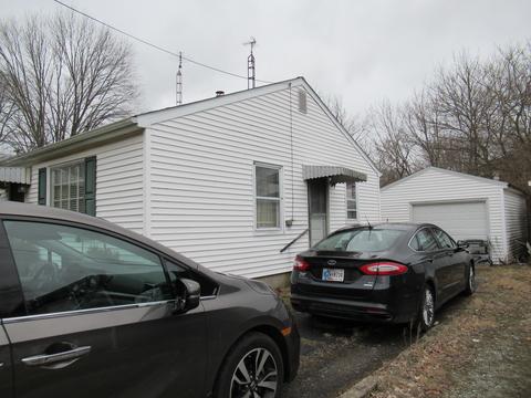 114 E North St, Centerville, IN 47330 photo 2