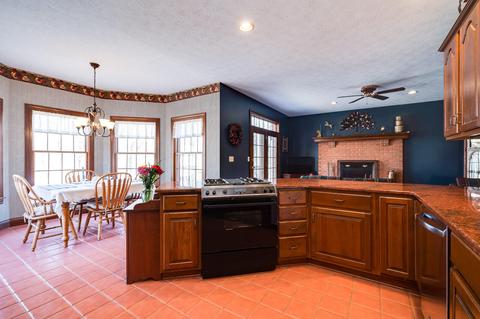 4212 Autumn Creek Dr, Springfield, OH 45504 photo 5
