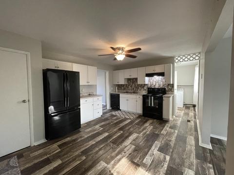 3214 Woonsocket St, Springfield, OH 45503 photo 2