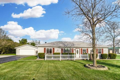 388 W Sparrow Rd, Springfield, OH 45502 photo 2