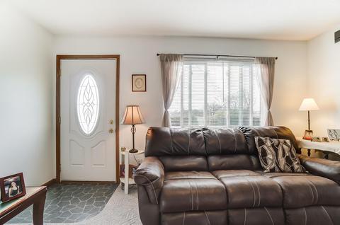 388 W Sparrow Rd, Springfield, OH 45502 photo 5