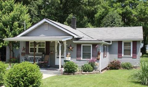 2438 Gladden St, Springfield, OH 45503 photo 1