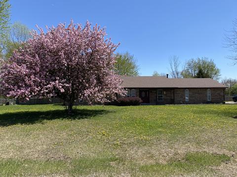 6370 Manete St, Springfield, OH 45502 photo 2