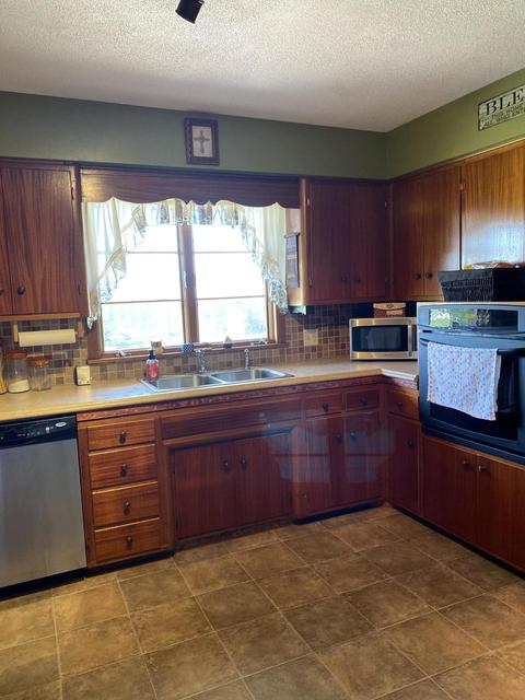 204 E Walnut St, Botkins, OH 45306 photo 18