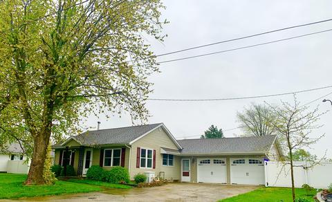 210 Pershing St, Celina, OH 45822 photo 1