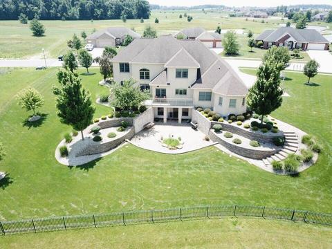 2203 Eaglebrooke Cir, Celina, OH 45822 photo 2