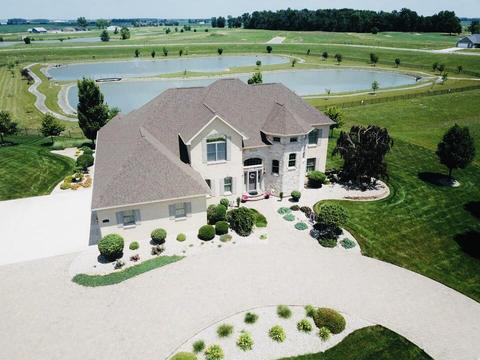 2203 Eaglebrooke Cir, Celina, OH 45822 photo 1