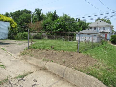 204 W Perrin Ave, Springfield, OH 45506 photo 8