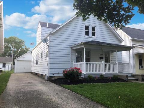 209 E Anthony St, Celina, OH 45822 photo 2