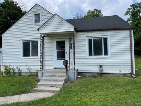 1414 W Cedarview Dr, Springfield, OH 45503 photo 1