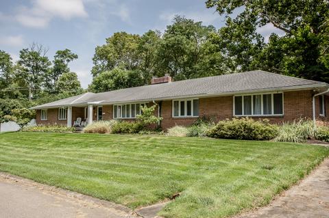 601 Westchester Park Dr, Springfield, OH 45504 photo 2