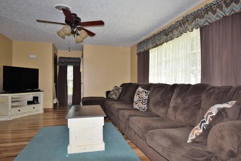 2810 Marshall Rd, Springfield, OH 45503 photo 4