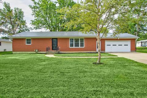 203 E Walnut St, Anna, OH 45302 photo 1