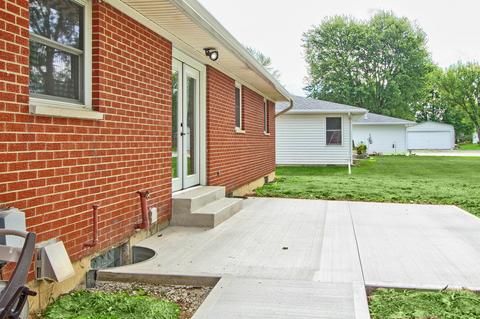 203 E Walnut St, Anna, OH 45302 photo 4