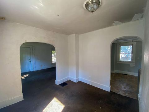 910 Pine St, Springfield, OH 45505 photo 3