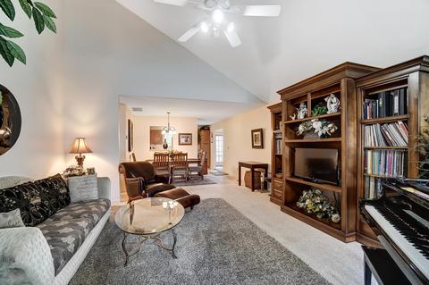 1516 E Ridgeview Cir, Springfield, OH 45504 photo 5